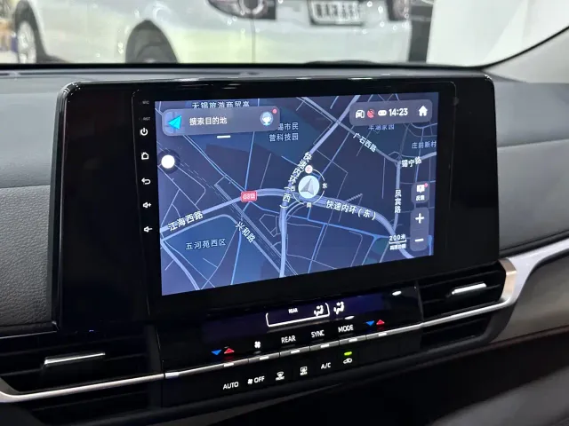 Toyota Sienna — Фото автомобиля 20