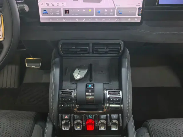 BYD FangChengBao Leopard 5 — Фото автомобиля 8