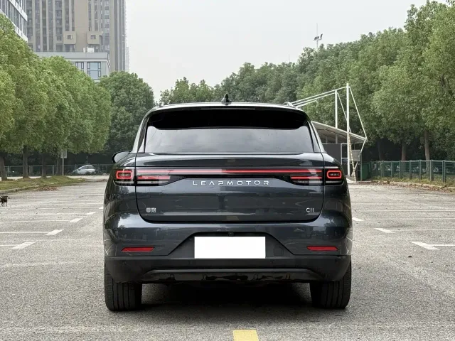 Leapmotor C11 — Фото автомобиля 5