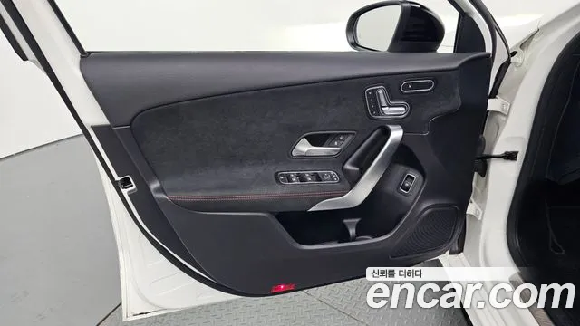 Mercedes-Benz A-Class — Фото автомобиля 23