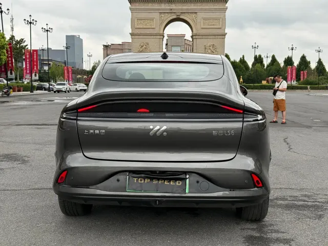IM Motors LS6 — Фото автомобиля 7