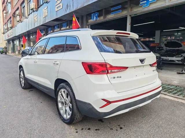 Jetta VS7 — Фото автомобиля 8