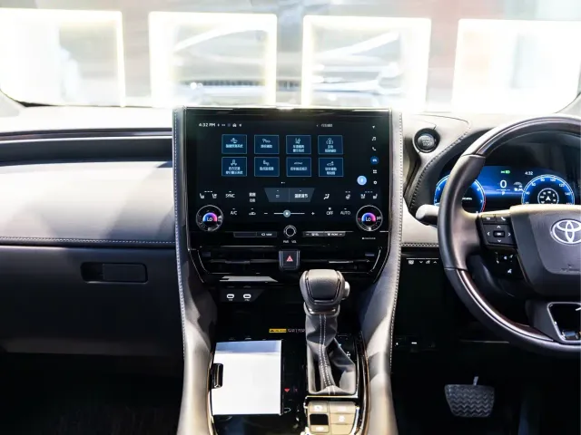 Toyota Alphard — Фото автомобиля 16