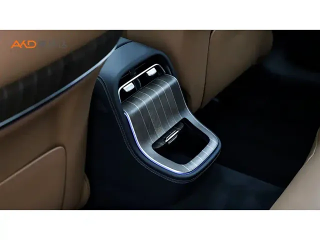 Mercedes-Benz E-Class — Фото автомобиля 9