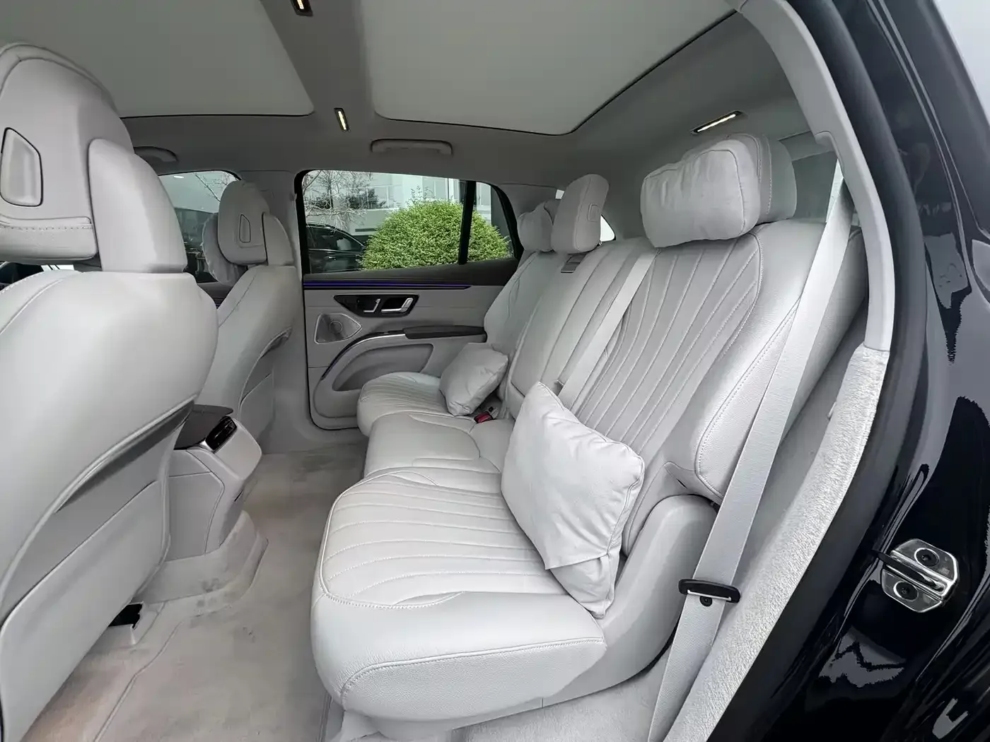 Mercedes-Benz Mercedes-Benz EQS SUV 2025 Model 500 4MATIC — Фото автомобиля 14