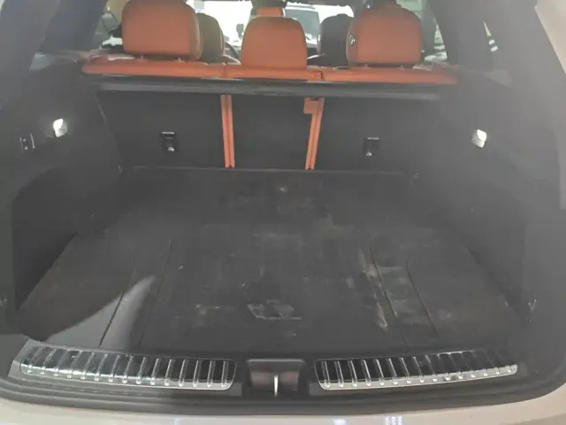 Li Auto L7 — Фото автомобиля 4