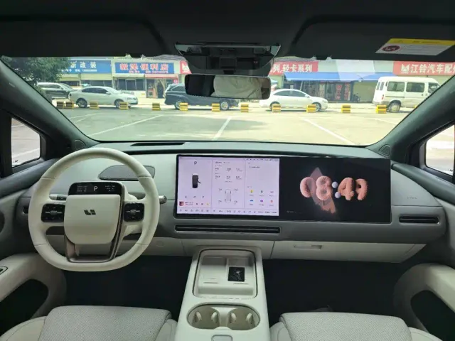 Li Auto i6 — Фото автомобиля 12