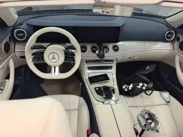 Mercedes-Benz E-Class — Фото автомобиля 13