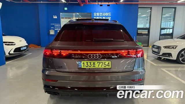 Фотография автомобиля — Audi Q8 Q8 (4M)