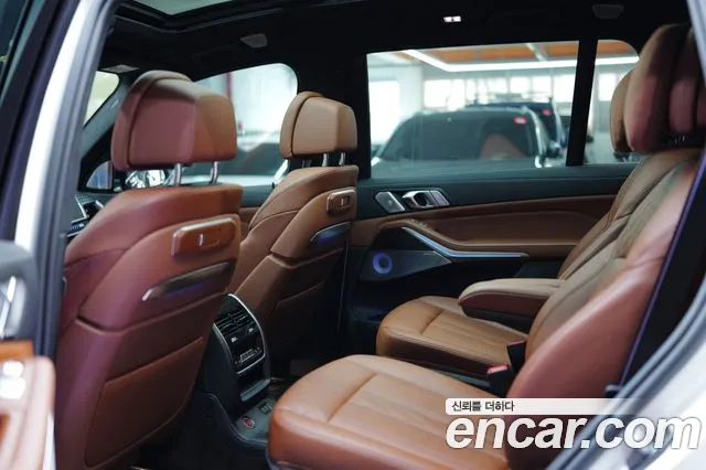 BMW X7 M60i xDrive M Sport 6 мест — Фото автомобиля 8