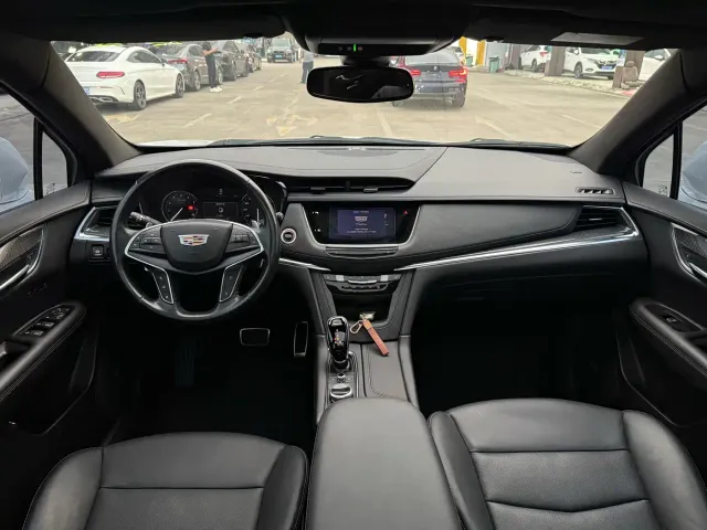 Cadillac XT5 — Фото автомобиля 9