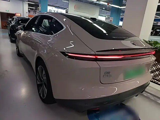 NIO NIO ET5 2022 75kWh — Фото автомобиля 4