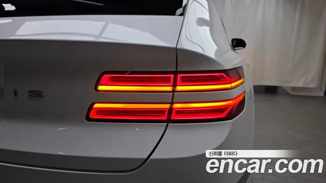 Genesis GV80 2.5T Бензин 2WD — Фото автомобиля 22