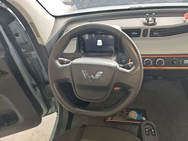 Wuling Hongguang Mini EV — Фото автомобиля 10