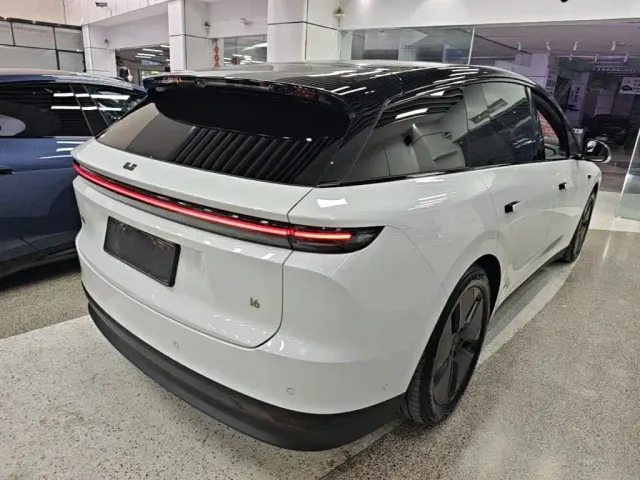 Li Auto i6 — Фото автомобиля 6