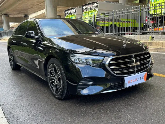 Mercedes-Benz E-Class — Фото автомобиля 3