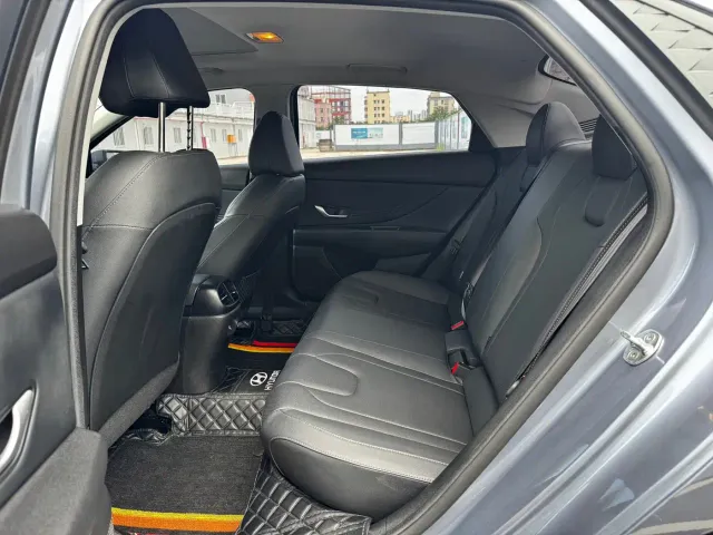 Hyundai Elantra — Фото автомобиля 8