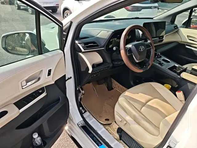 Toyota Granvia — Фото автомобиля 15