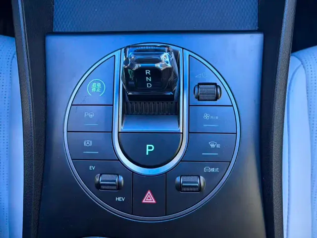 BYD Seal 05 DM-i — Фото автомобиля 8