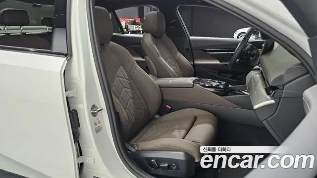 BMW 5 Series G60 — Фото автомобиля 16
