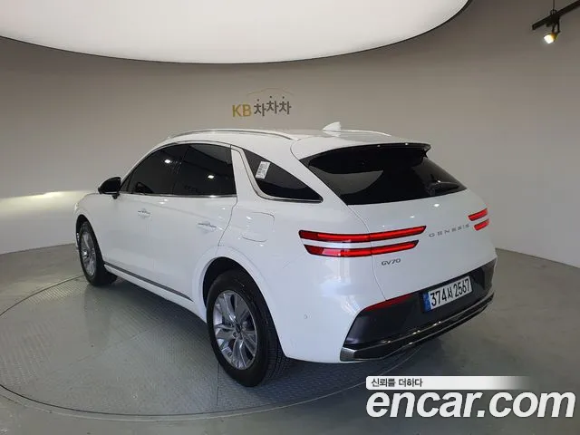 Genesis GV70 — Фото автомобиля 4