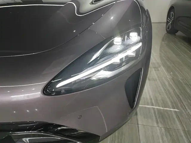 Xiaomi SU7 — Фото автомобиля 23