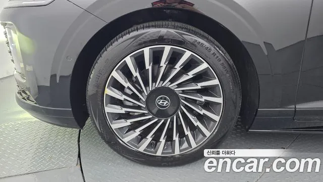 Hyundai Grandeur Grandeur (GN7) 2.5 Бензин 2WD — Фото автомобиля 5