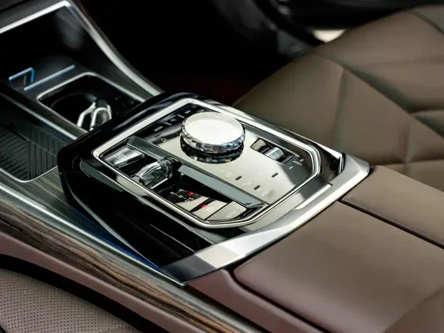BMW 7 Series — Фото автомобиля 12