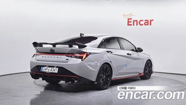 Hyundai AVANTE — Фото автомобиля 2