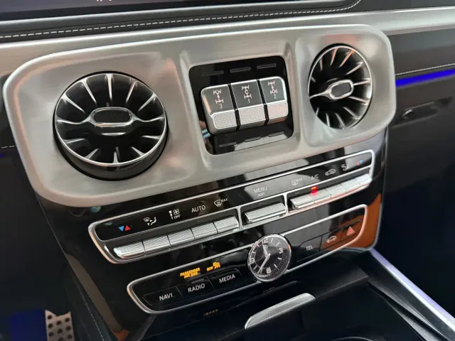 Mercedes-Benz G-Class — Фото автомобиля 14
