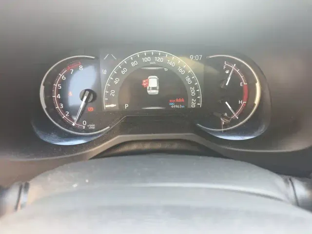 Toyota RAV4 — Фото автомобиля 8