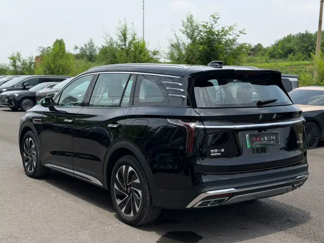 Hongqi HS7 PHEV — Фото автомобиля 11