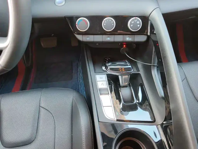 Hyundai Elantra — Фото автомобиля 13