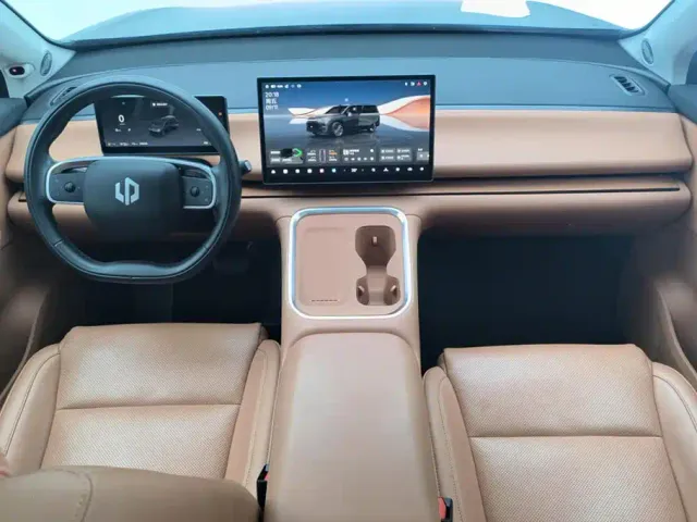Leapmotor C16 — Фото автомобиля 12