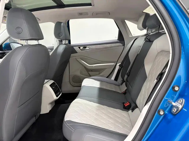 Volkswagen Sagitar — Фото автомобиля 9