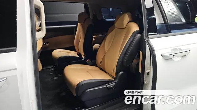 Kia Carnival — Фото автомобиля 16