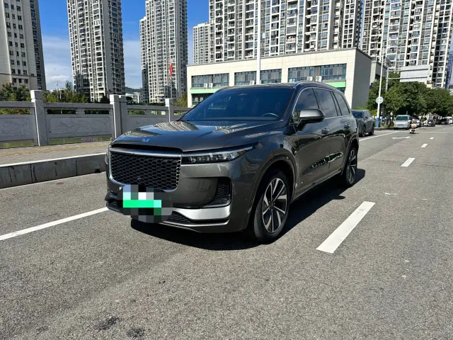 Li Auto ONE — Фото автомобиля 2