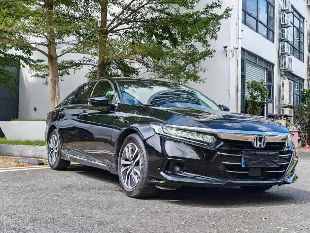 Honda Accord — Фото автомобиля 3