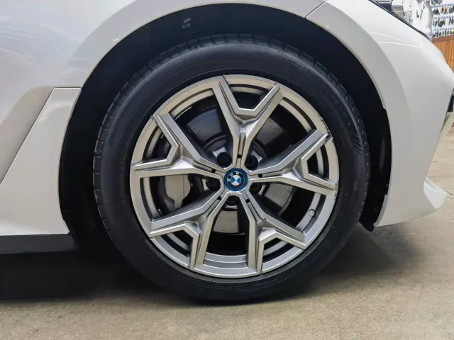 BMW i3 — Фото автомобиля 17