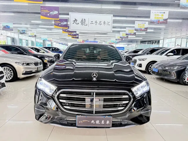 Mercedes-Benz E-Class — Фото автомобиля 2