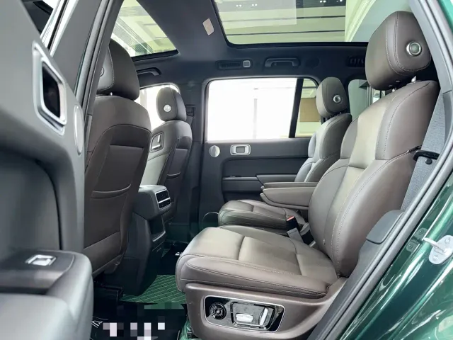 Li Auto L8 — Фото автомобиля 5