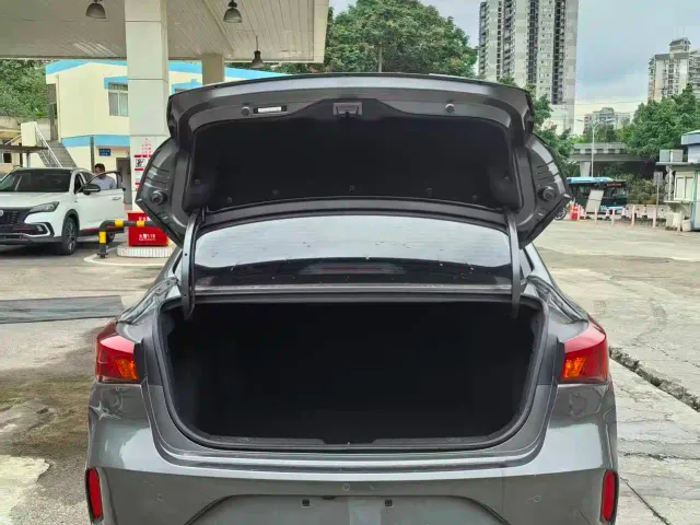 Changan Eado — Фото автомобиля 12