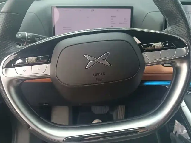 Xpeng G9 — Фото автомобиля 6