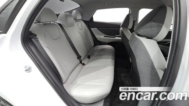 Hyundai Avante CN7 — Фото автомобиля 17