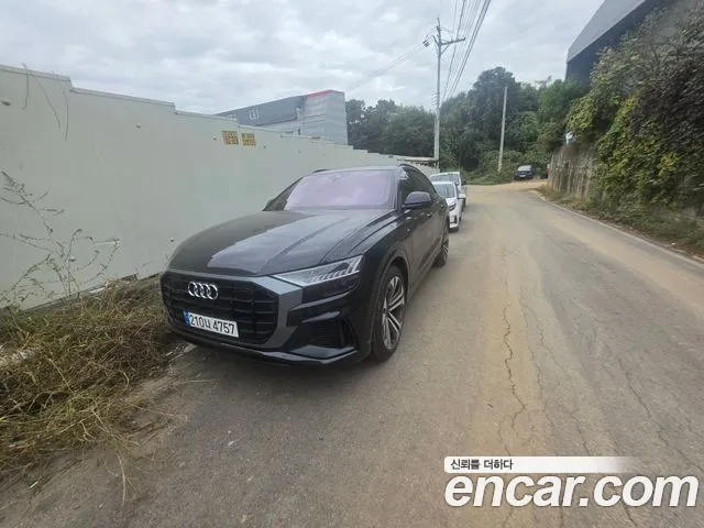 Фотография автомобиля — Audi Q8 4M
