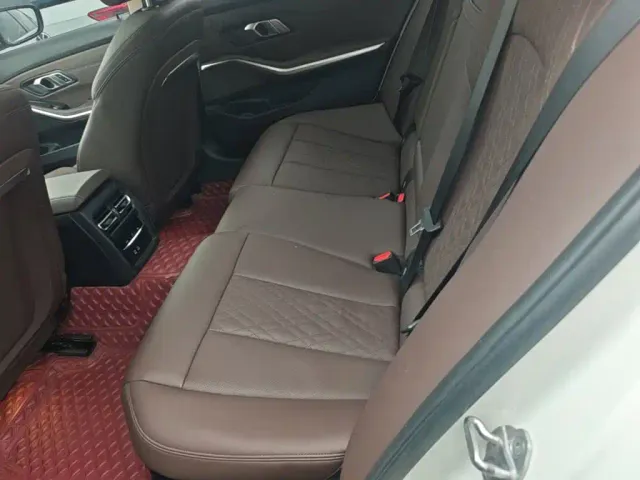 BMW 3 Series — Фото автомобиля 16
