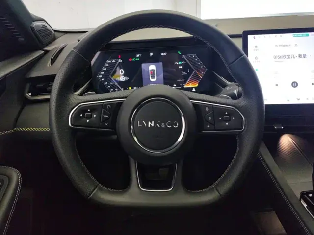 Lynk & Co 03 — Фото автомобиля 15