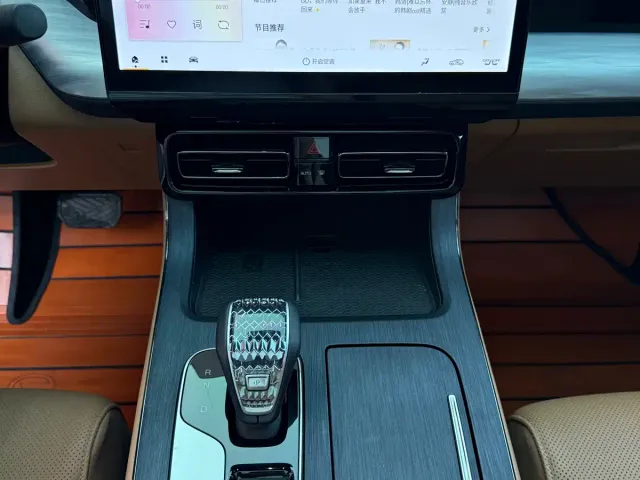 GAC Trumpchi ES9 — Фото автомобиля 10