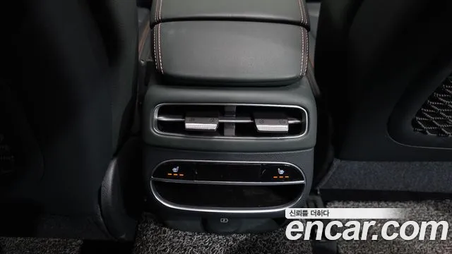 Genesis GV70 — Фото автомобиля 18