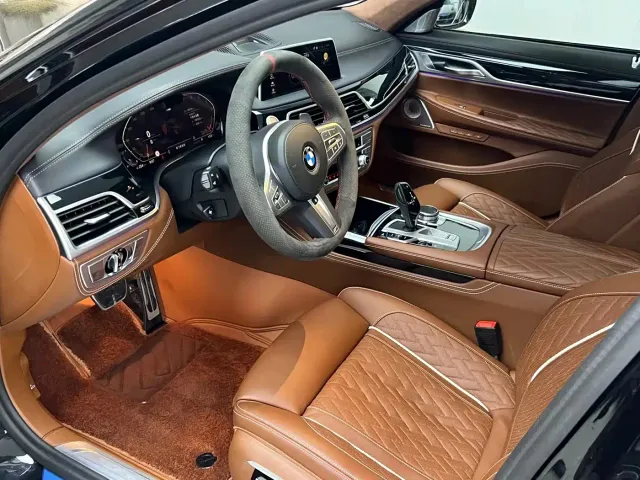 BMW 7 Series — Фото автомобиля 4